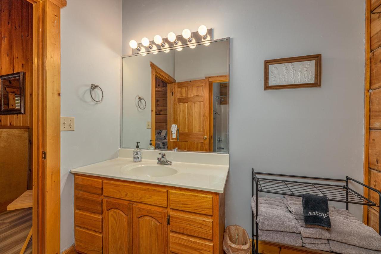 Firefly Hollow Cabin - Smoky Mountains - Soaky Mountain Water Park - Sevierville Convention Center Pigeon Forge Eksteriør billede
