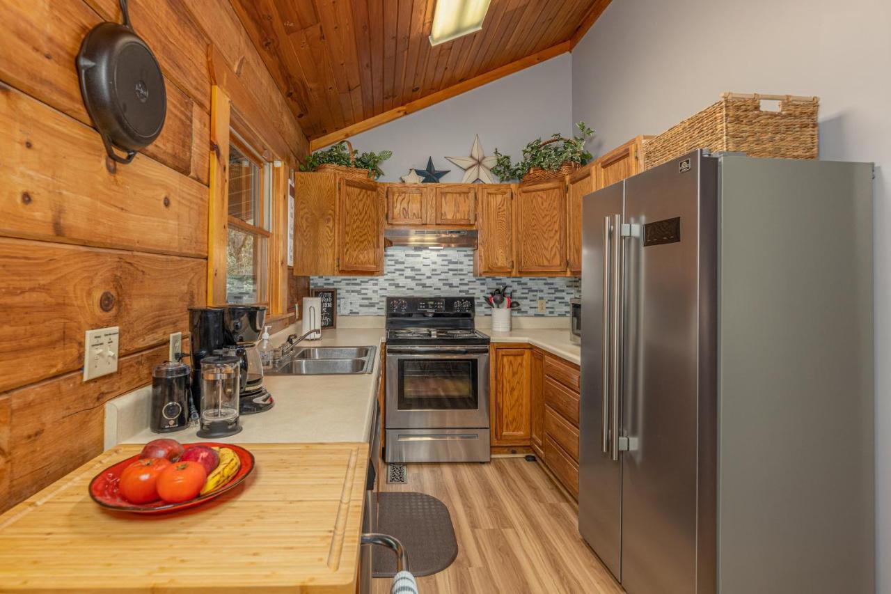 Firefly Hollow Cabin - Smoky Mountains - Soaky Mountain Water Park - Sevierville Convention Center Pigeon Forge Eksteriør billede