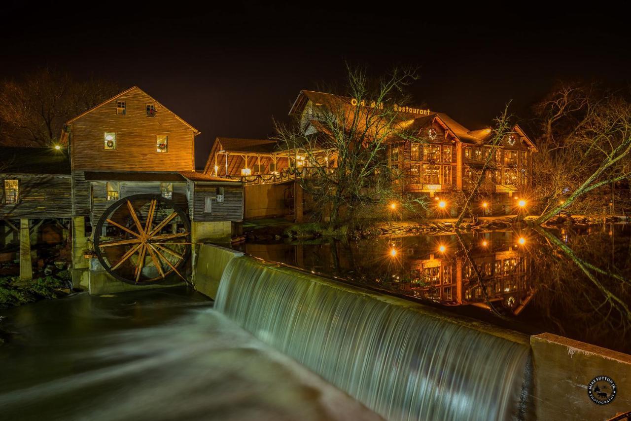 Firefly Hollow Cabin - Smoky Mountains - Soaky Mountain Water Park - Sevierville Convention Center Pigeon Forge Eksteriør billede